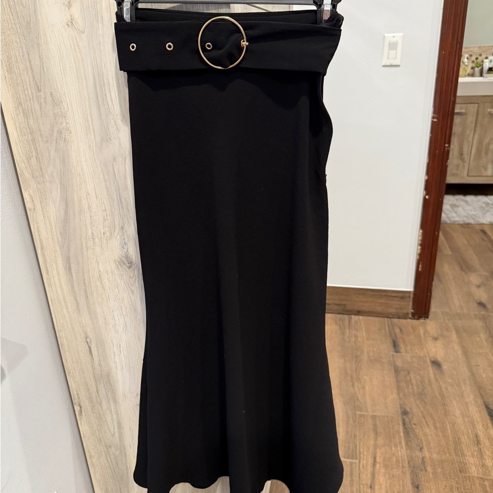 Elegant Black Skirt with Belt Detail